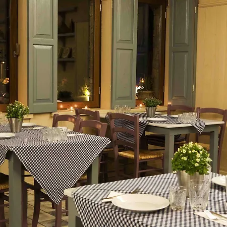Valis Hotel